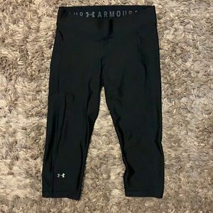 Black cropped a little past the knee leggings.